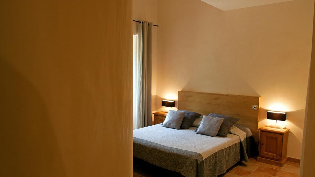 Logis Hotel Restaurant Le Domaine De L'Eau Vive Largentiere Room photo